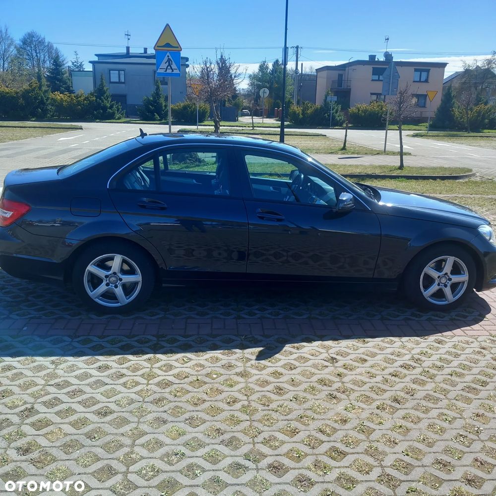 Mercedes-Benz Klasa C 200 CDI DPF (BlueEFFICIENCY) 7G-TRONIC Avantgarde - 5