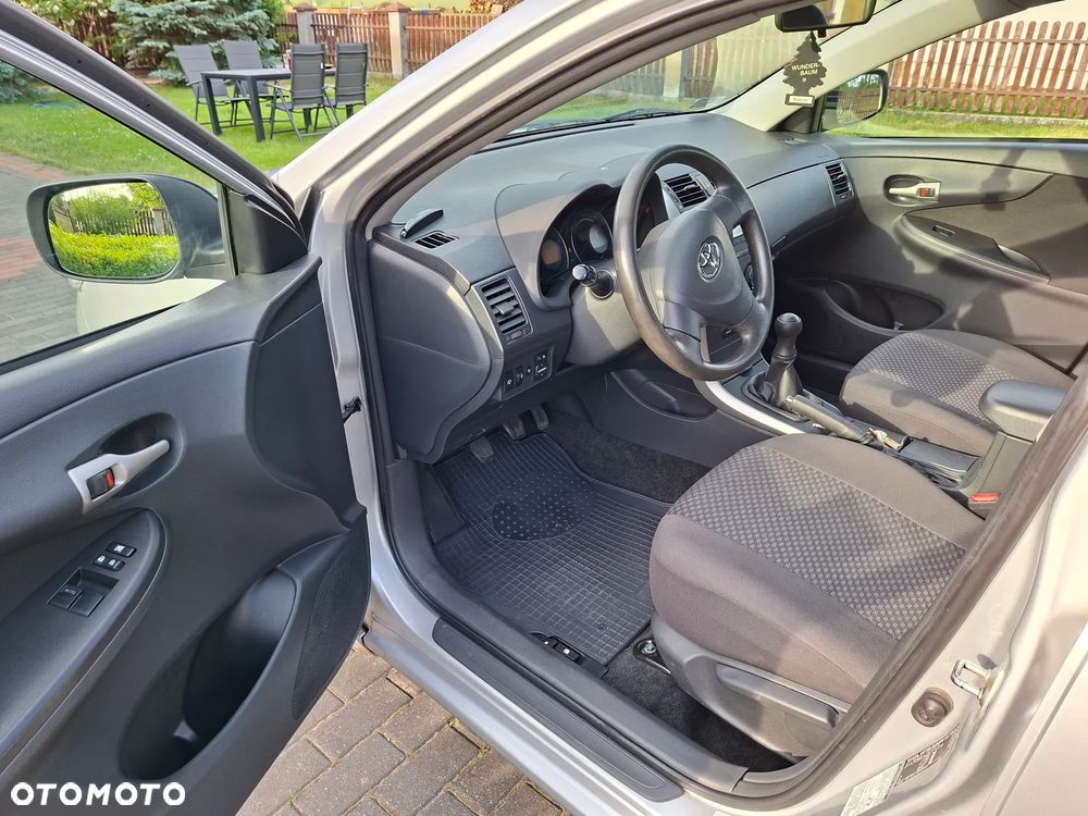 Toyota Corolla 1.4 VVT-i Terra - 10