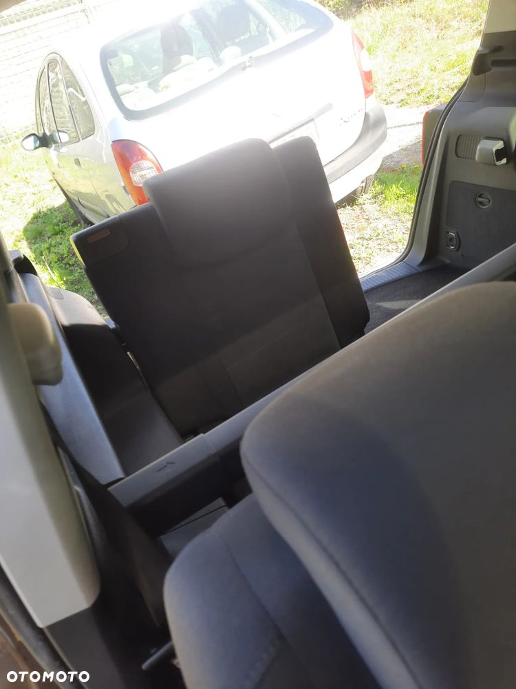 Volkswagen Touran 2.0 TDI DPF DSG Highline - 17