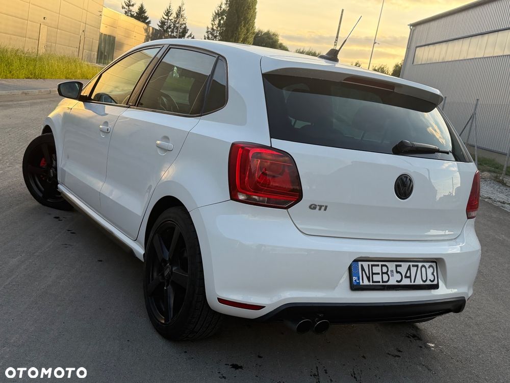 Volkswagen Polo - 8