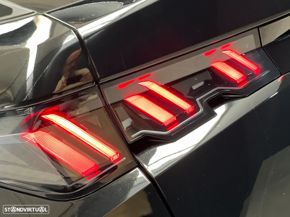 Peugeot 3008 1.2 Hybrid Allure e-DCS6 - 19