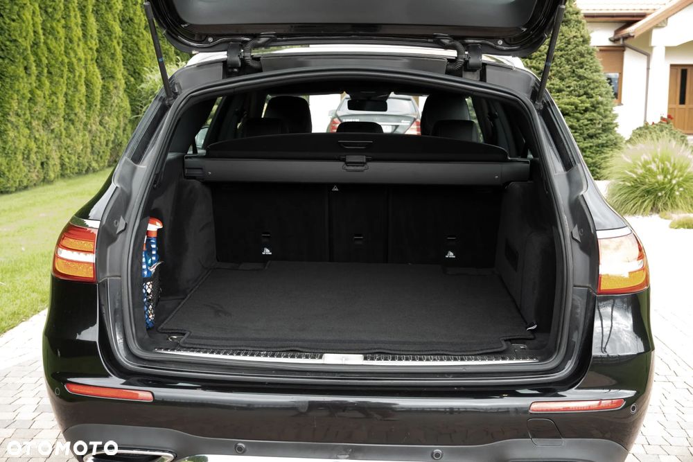 Mercedes-Benz Klasa E 220 d 9G-TRONIC - 4