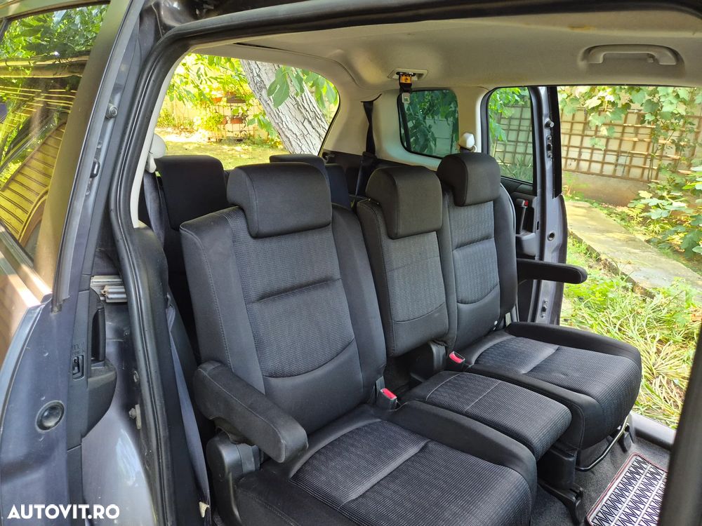 Mazda 5 - 10
