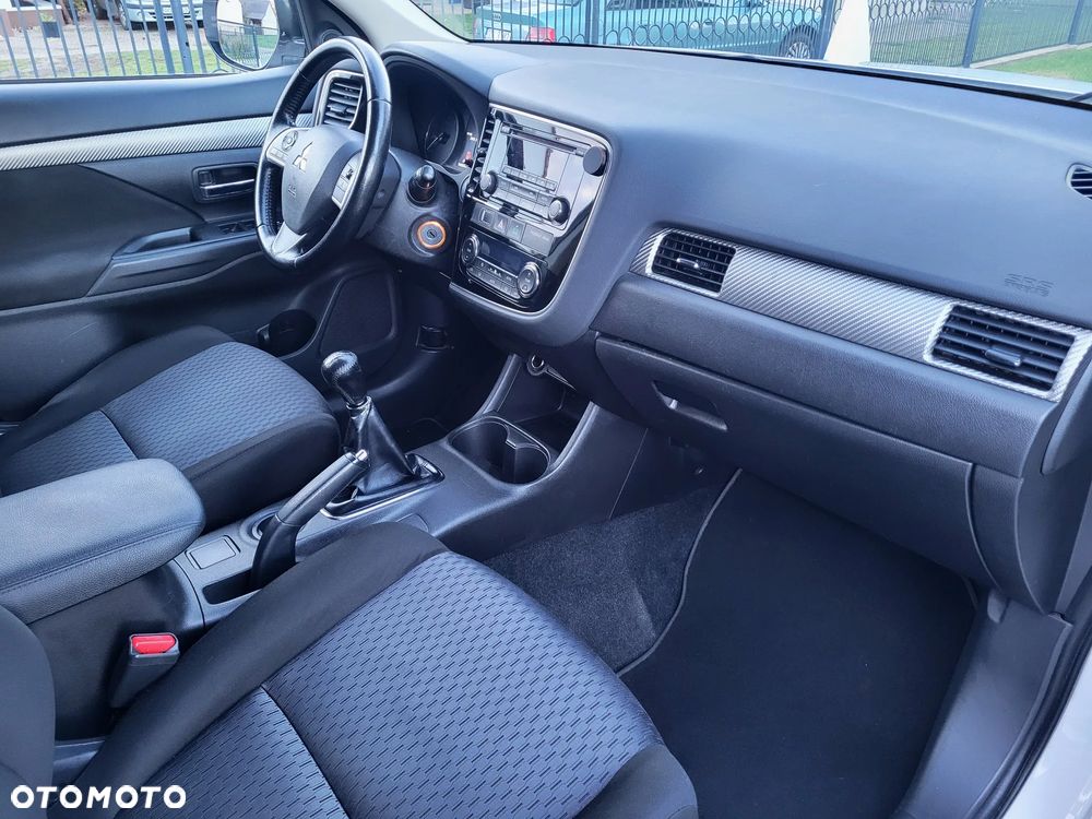 Mitsubishi Outlander 2.0 2WD Invite - 10