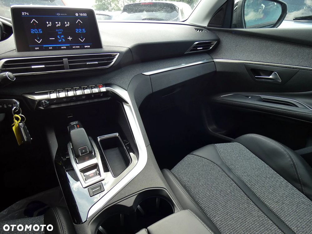 Peugeot 5008 1.5 BlueHDi Allure S&S EAT8 - 39
