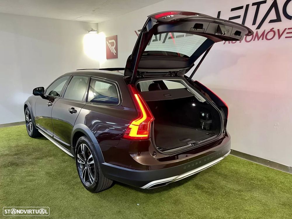 Volvo V90 Cross Country 2.0 D4 Plus AWD Geartronic - 44