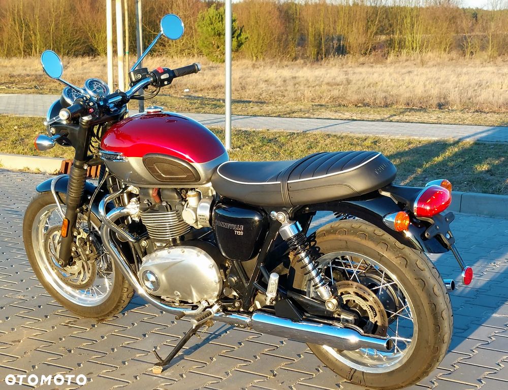 Triumph Bonneville - 27