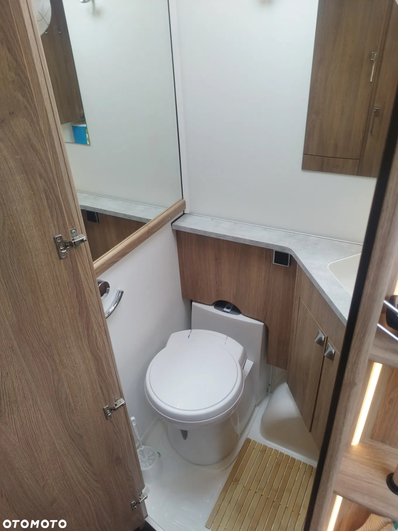 Kabe Kabe Royal 560 GLE - 15