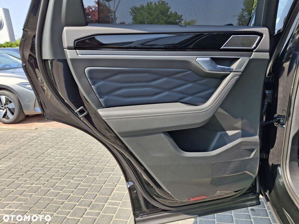 Volkswagen Touareg - 14