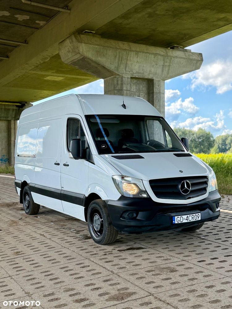 Mercedes-Benz Sprinter - 2
