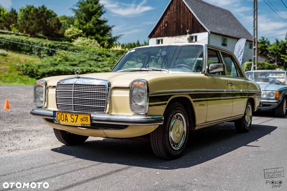Mercedes-Benz W123 - 12