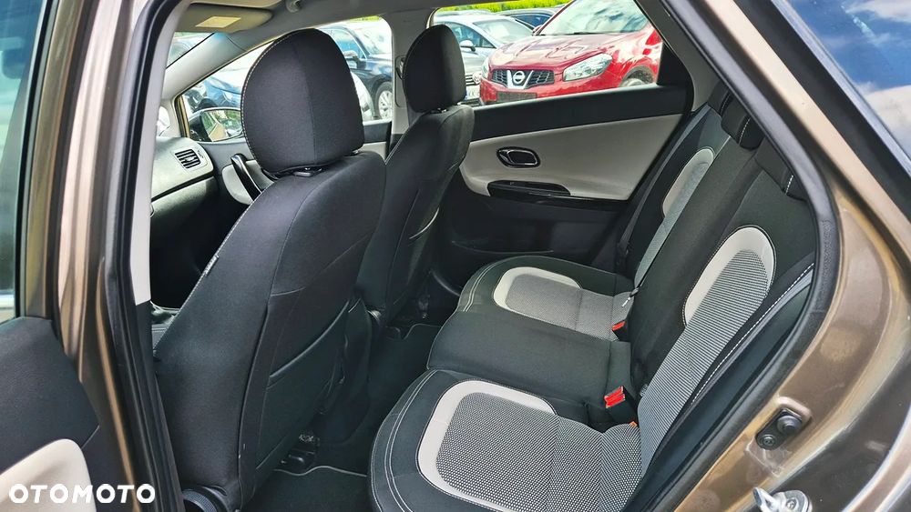 Kia Ceed 1.6 GDI ISG SW Platinum Edition - 32