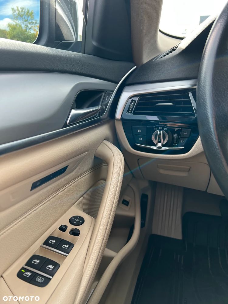 BMW Seria 5 520d - 14