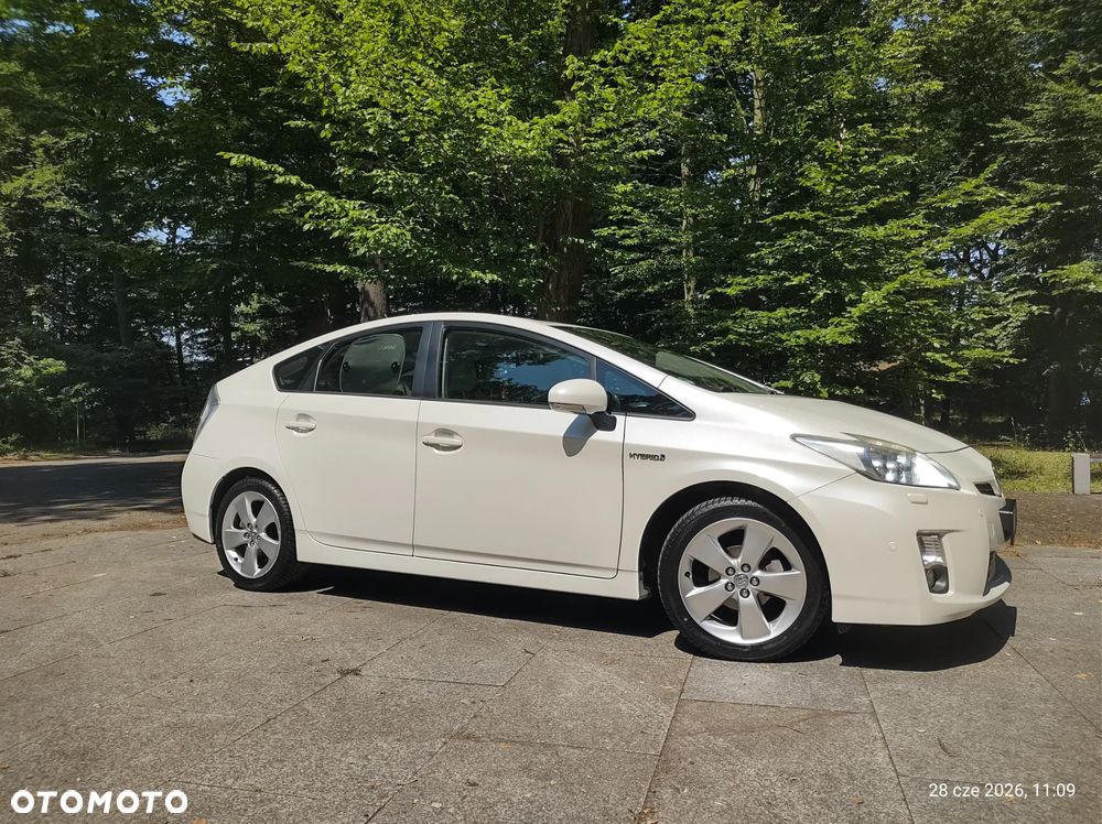 Toyota Prius 1.8 HSD Prestige - 3