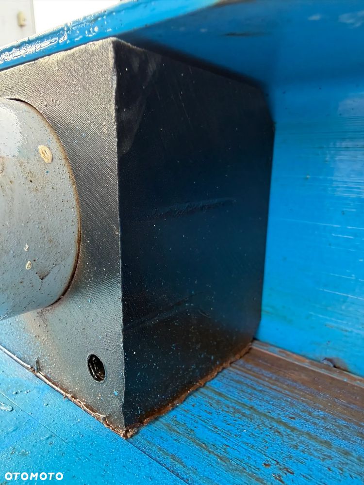 Genie GS-4047. Zwyżka Platforma Nożycowa 14 metrów wysokość robocza. Podnośnik przywieziony z Norwegii praktycznie zerowe zużycie. Pracował w urzędzie komunalnym 1 raz w roku okres świąteczny! Udzwig 380 kg. Rozsuwany Balkon. Sterowanie góra dół. Akumlatory w świetnej kondycji z 2024 roku. Wielka Okazja! - 10