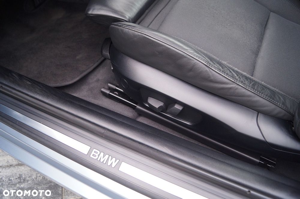 BMW Seria 3 325i - 16