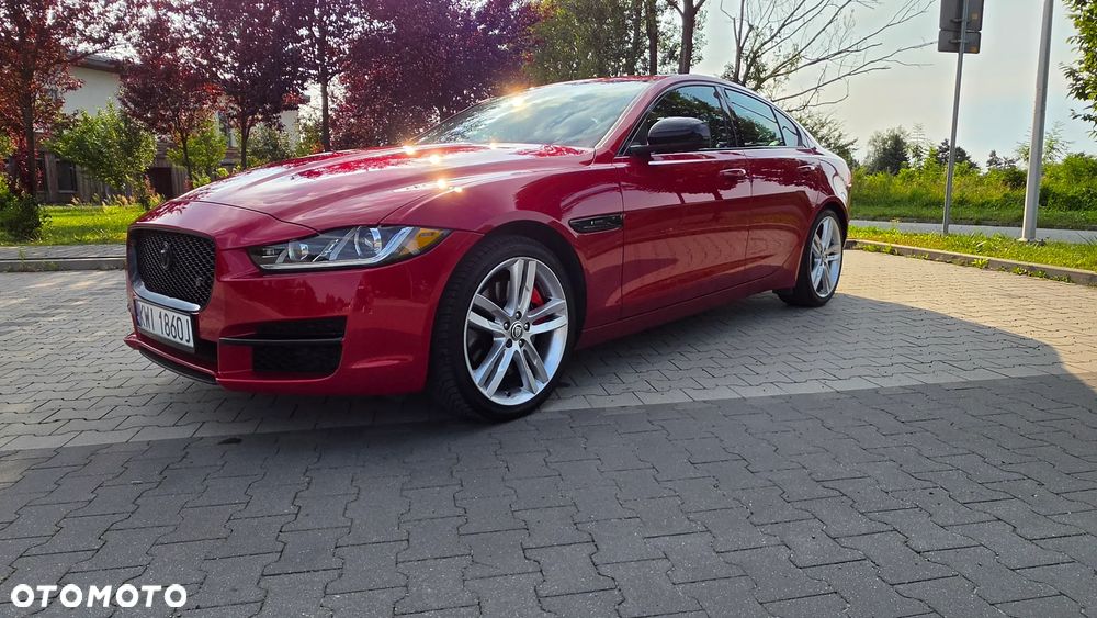 Jaguar XE - 32