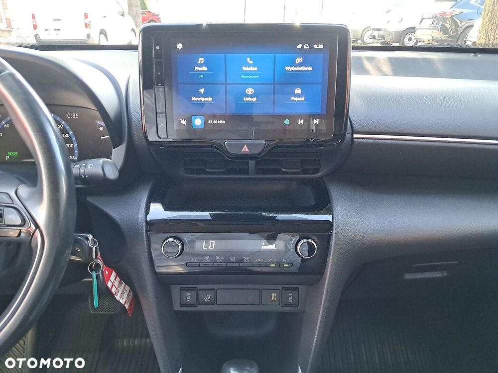 Toyota Yaris Cross Hybrid 1.5 Comfort 4x4 - 21