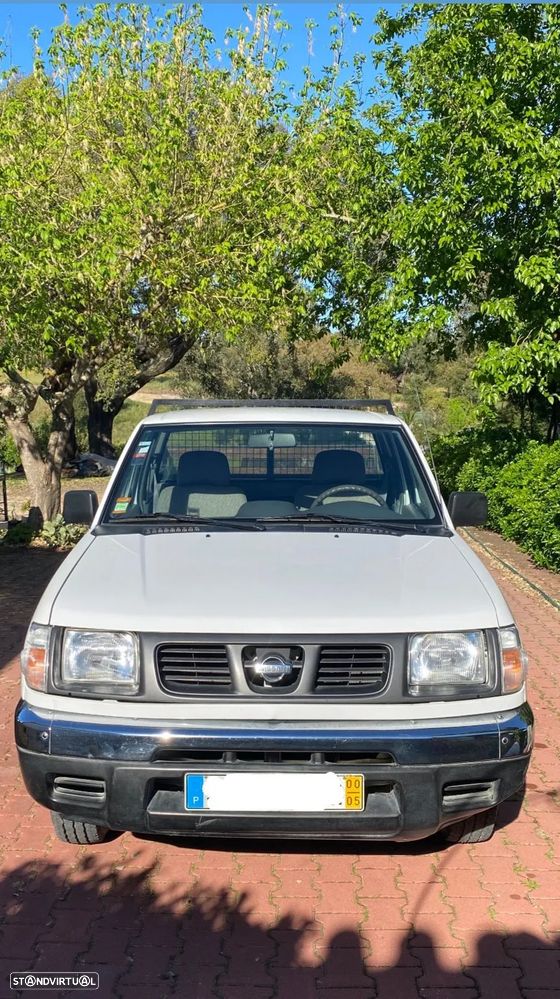 Nissan Pick Up - 1