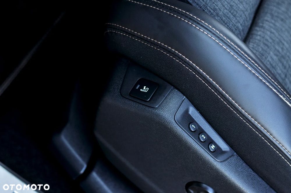 Peugeot 3008 THP 165 EAT6 Stop & Start Allure - 23