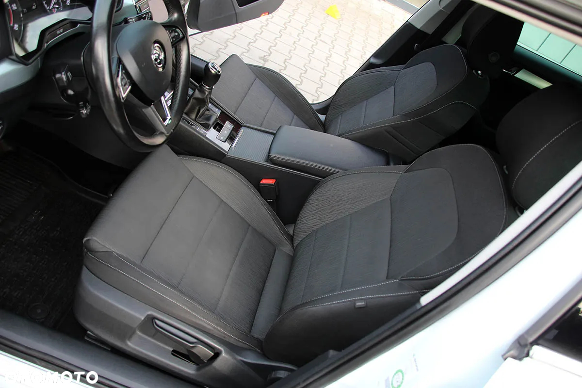 Skoda Superb Combi 2.0 TDI Style - 26
