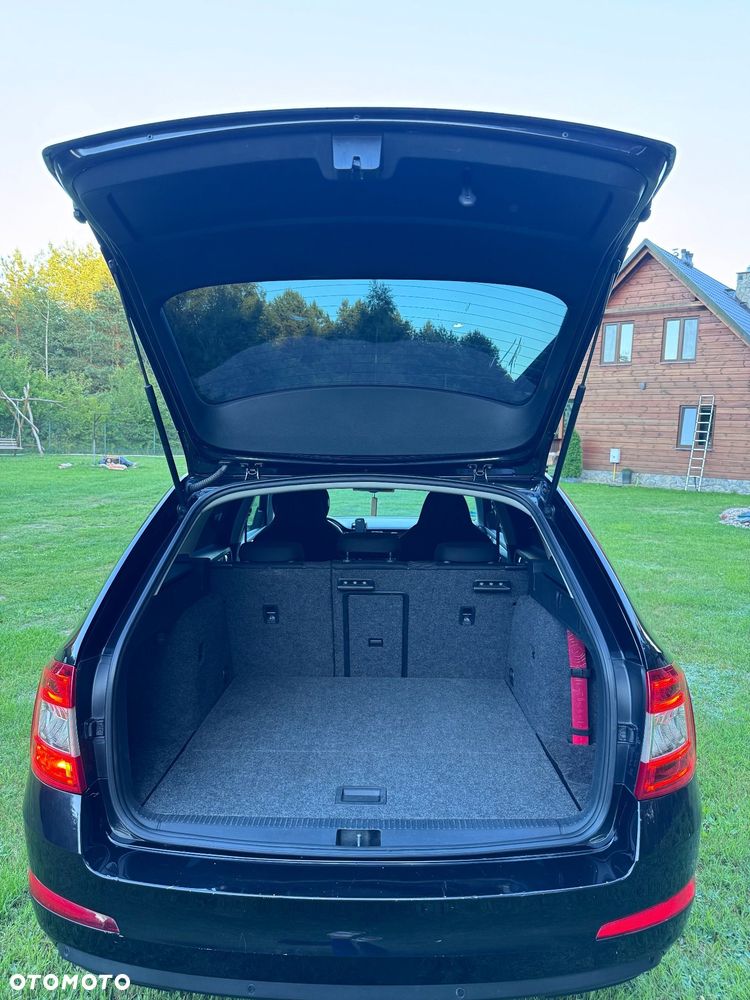 Skoda Octavia 2.0 TDI DSG RS - 7