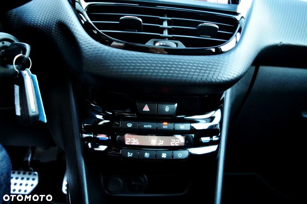 Peugeot 2008 PureTech 110 GPF Stop&Start EAT6 Crossway - 13