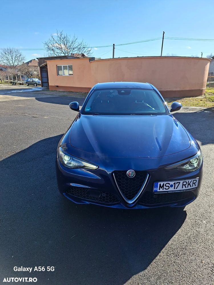 Alfa Romeo Giulia 2.2 - 6