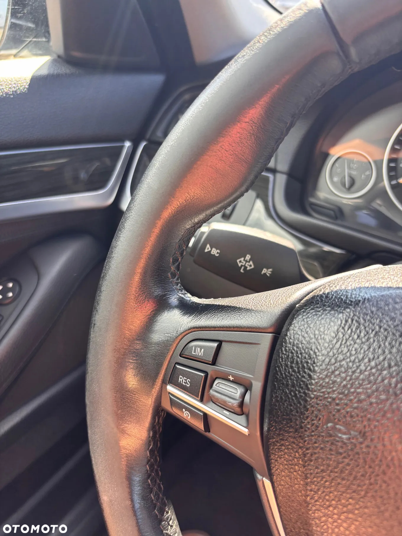 BMW Seria 5 518d - 33