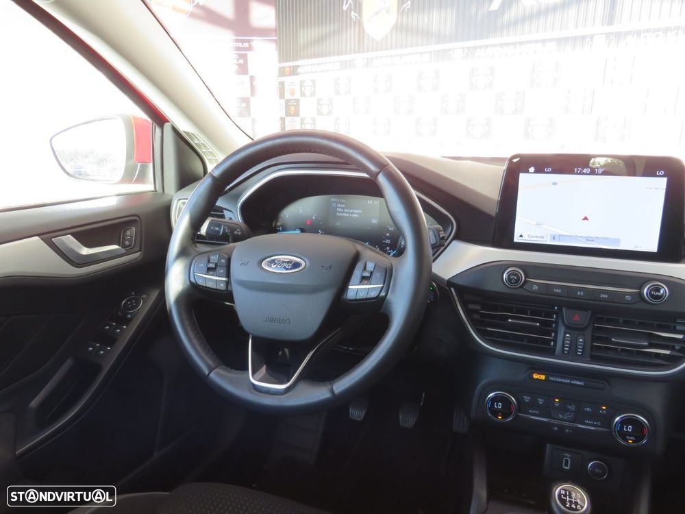 Ford Focus SW - 16