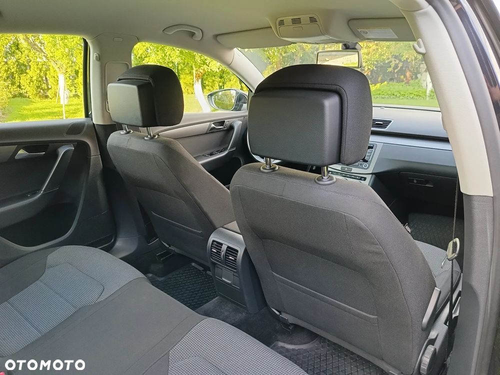 Volkswagen Passat 2.0 TDI DSG BlueMotion Technology Comfortline - 26