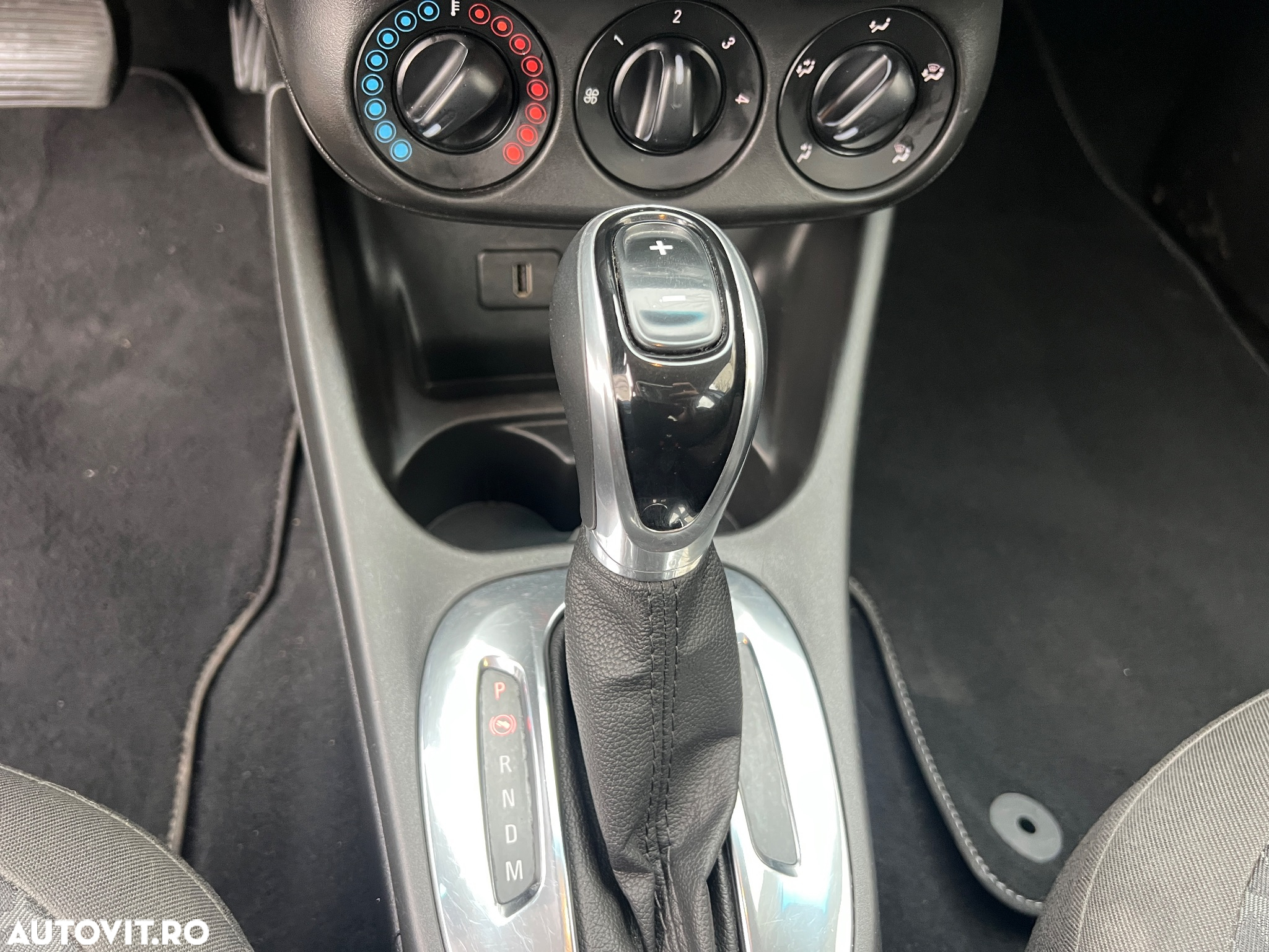 Opel Corsa 1.4 ECOTEC Aut. Cosmo - 18