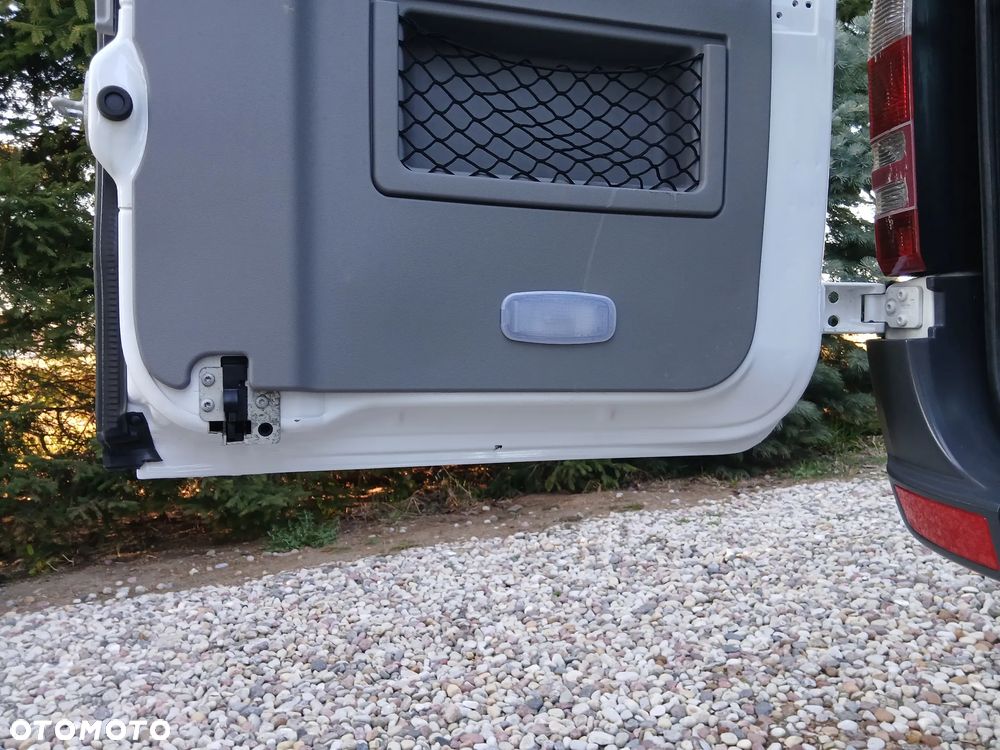 Mercedes-Benz Sprinter - 32