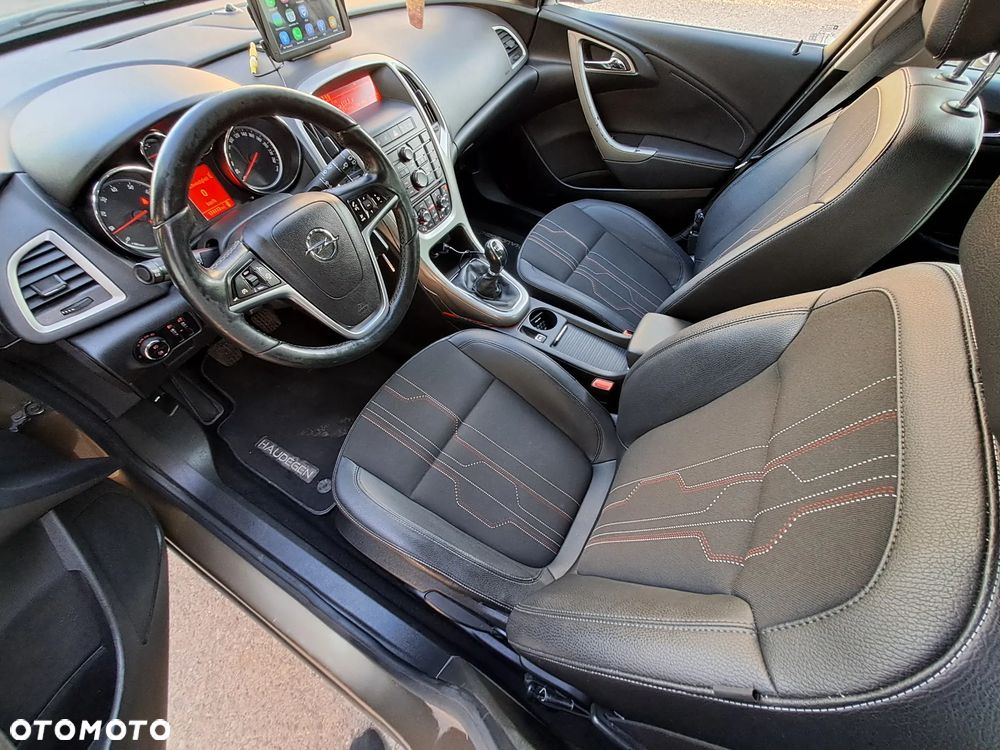 Opel Astra - 11