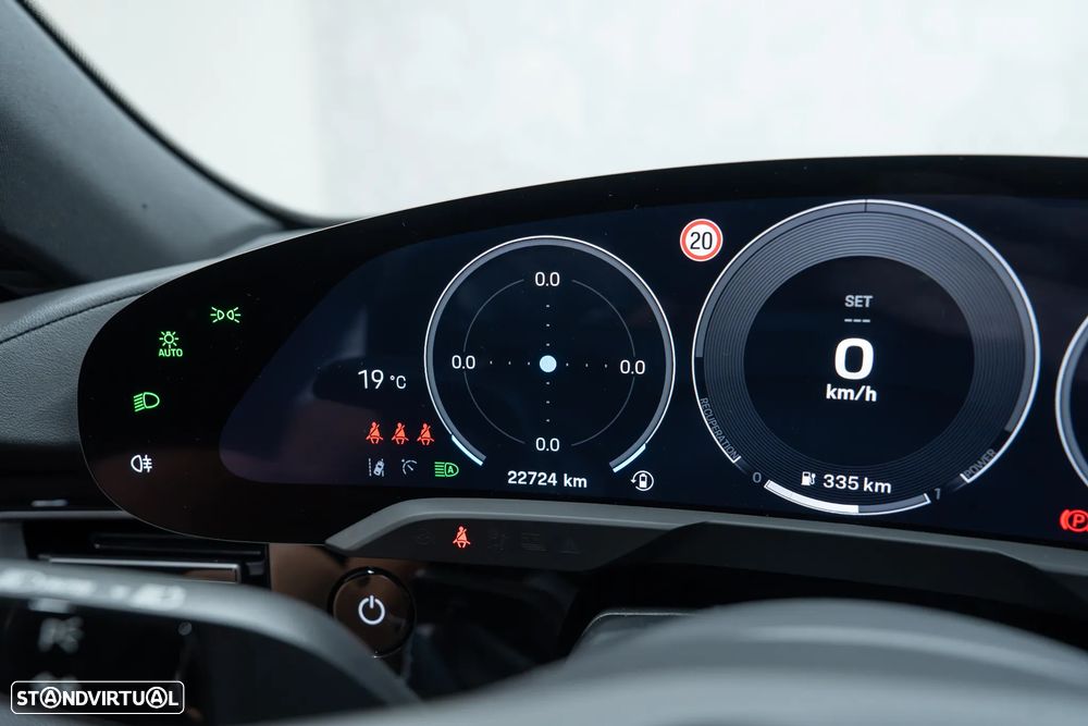 Porsche Taycan Sport Turismo Standard - 31