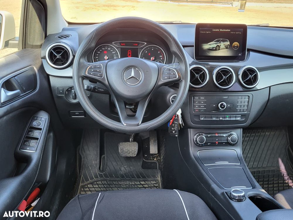 Mercedes-Benz B 180 - 12