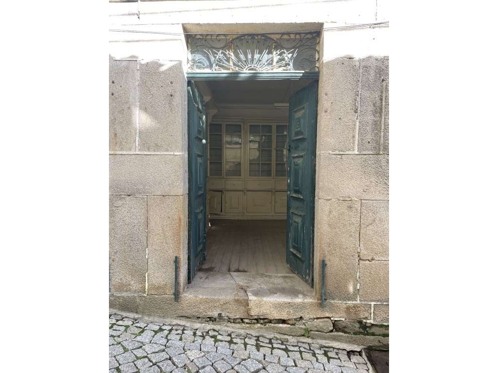 Moradia T3, para reabilitação, em São Cosmado, Viseu - Grande imagem: 4/31