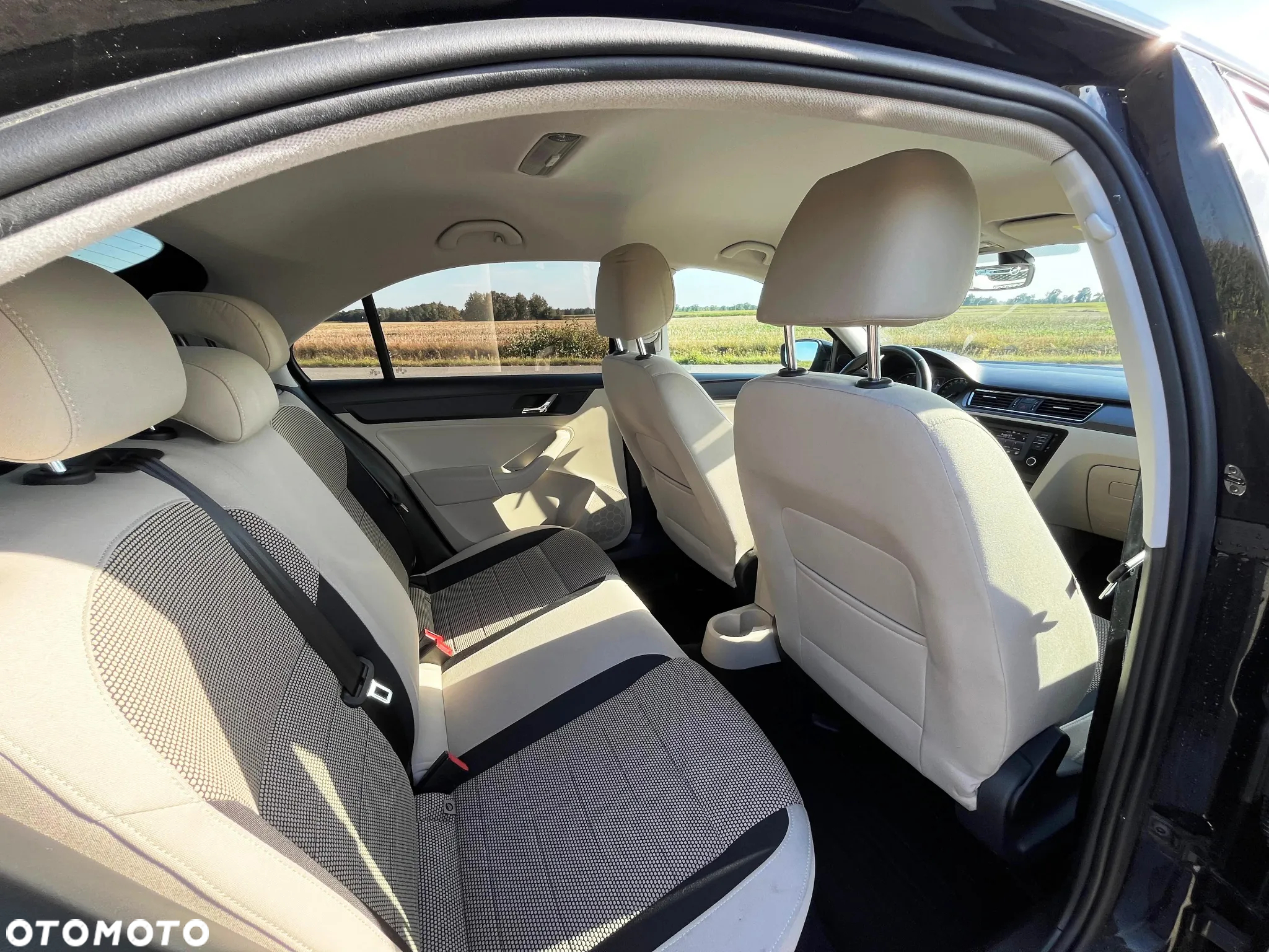 Skoda RAPID 1.4 TSI Style DSG - 9