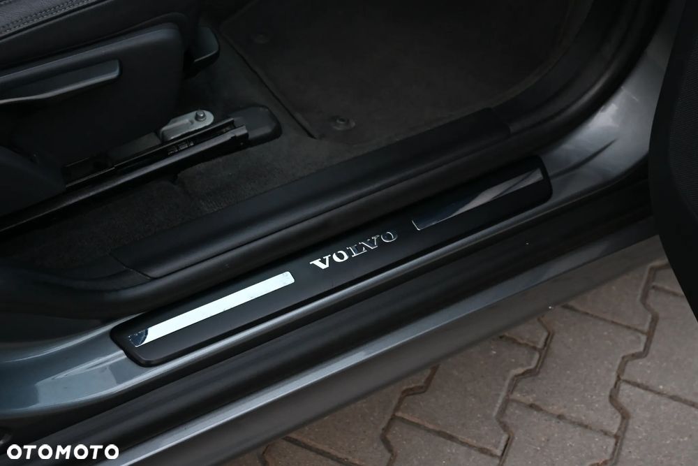 Volvo XC 60 D3 Geartronic Momentum - 35