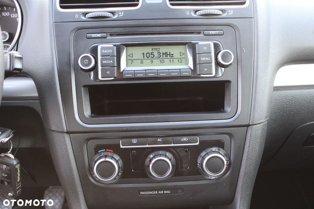 Volkswagen Golf - 27