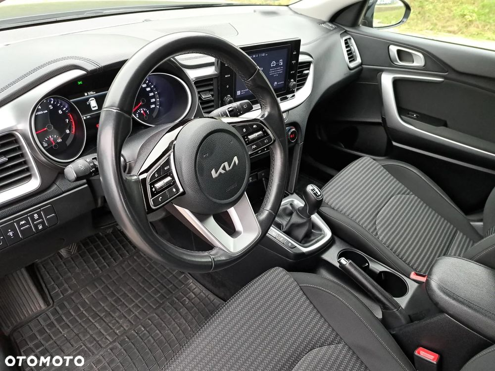 Kia Ceed 1.5 T-GDI M - 10