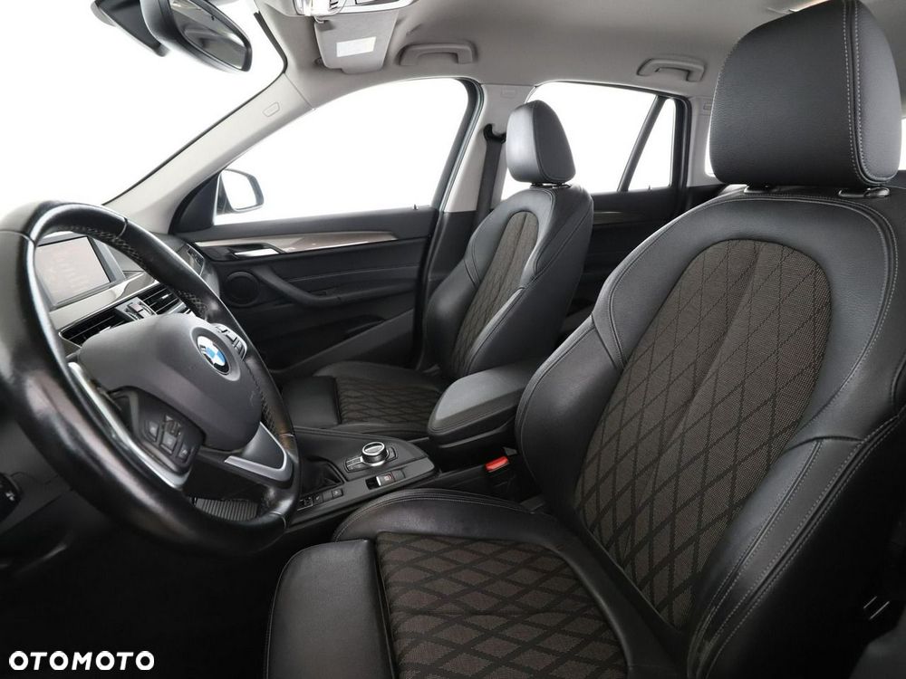 BMW X1 sDrive20i GPF xLine - 14