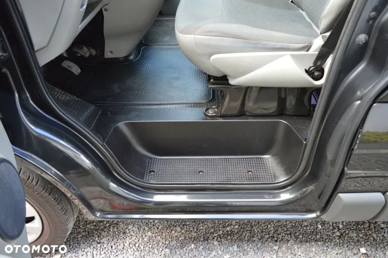 Opel Vivaro - 15