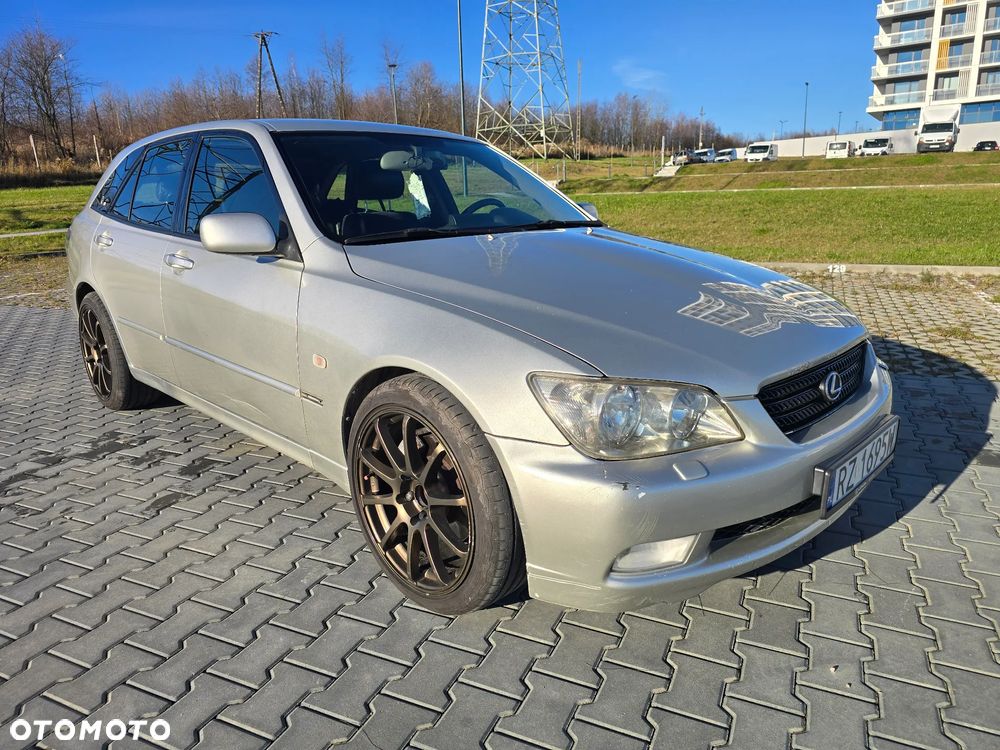 Lexus IS 300 Elegance - 1