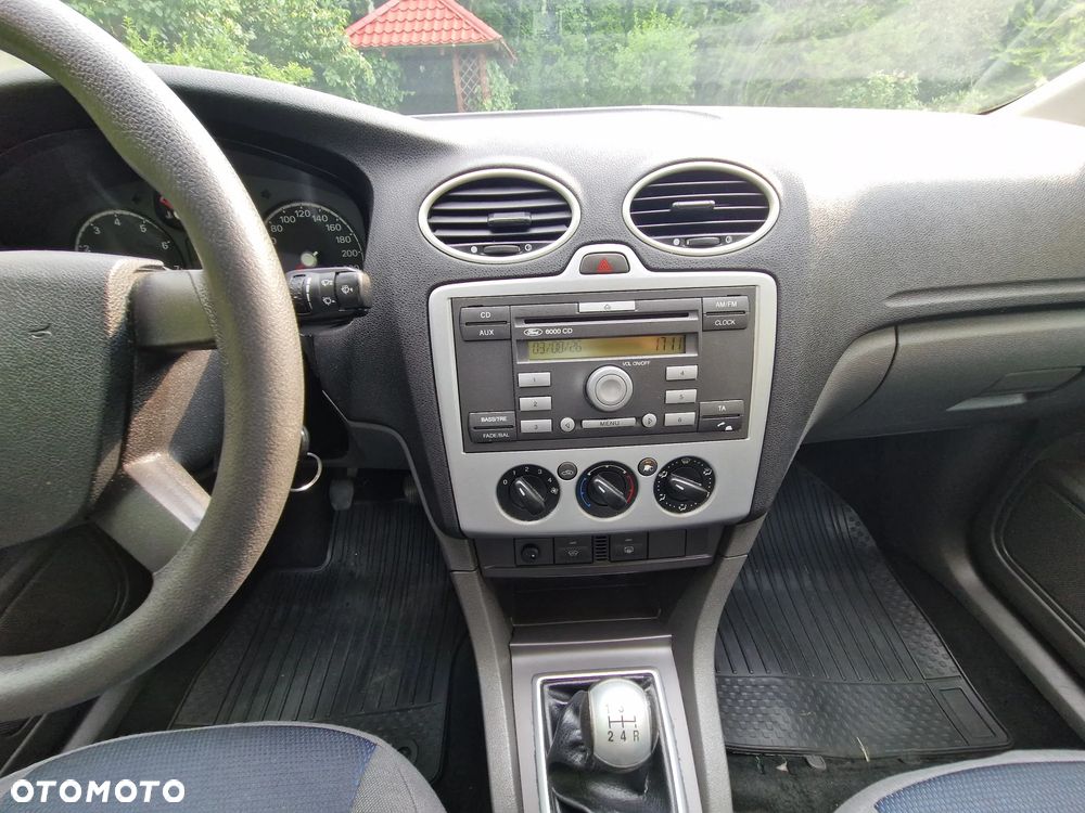 Ford Focus 1.6 Ambiente - 27