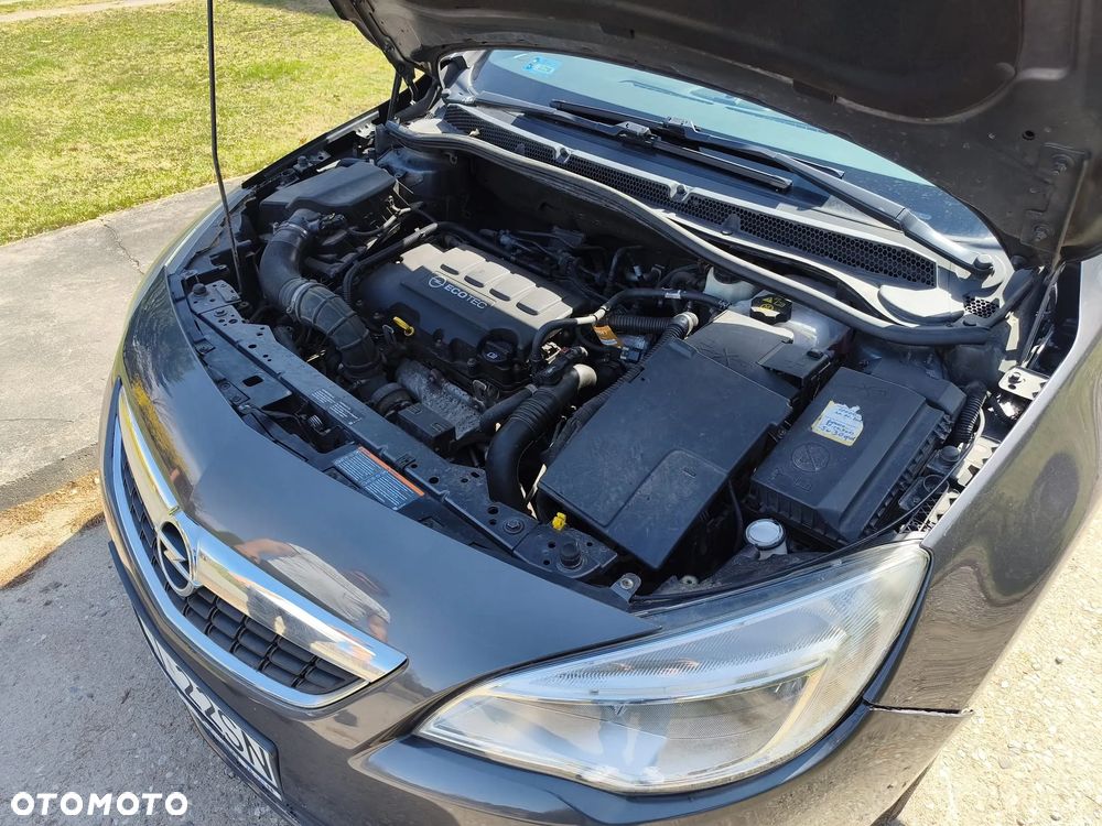 Opel Astra 1.4 T Cosmo - 11
