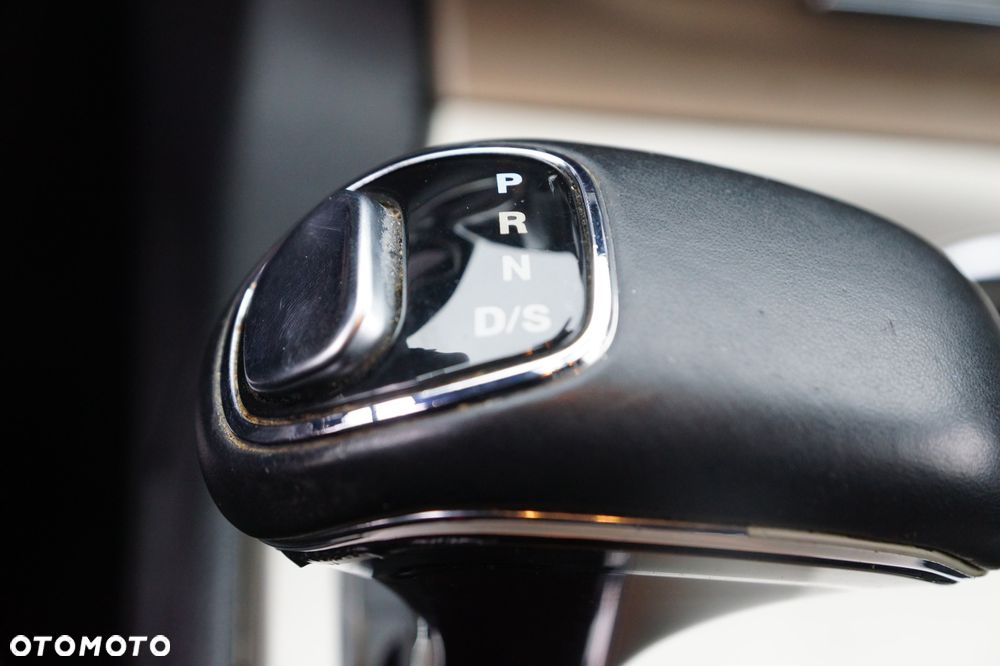 Jeep Grand Cherokee - 26