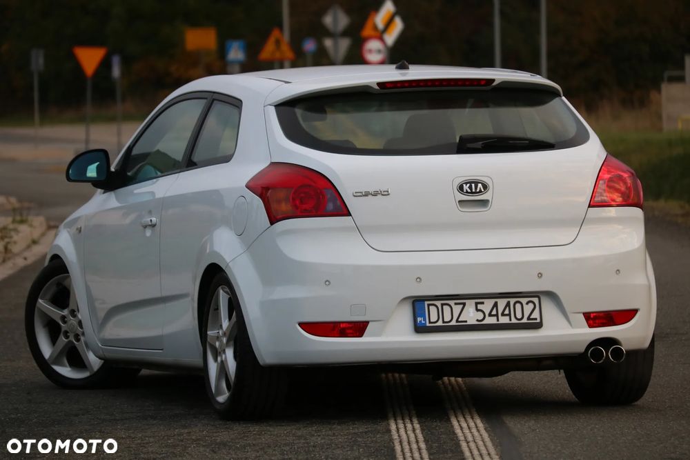 Kia ProCeed 2.0 CVVT TX - 32