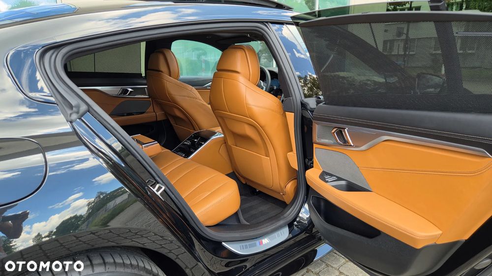 BMW Seria 8 M850i xDrive - 23