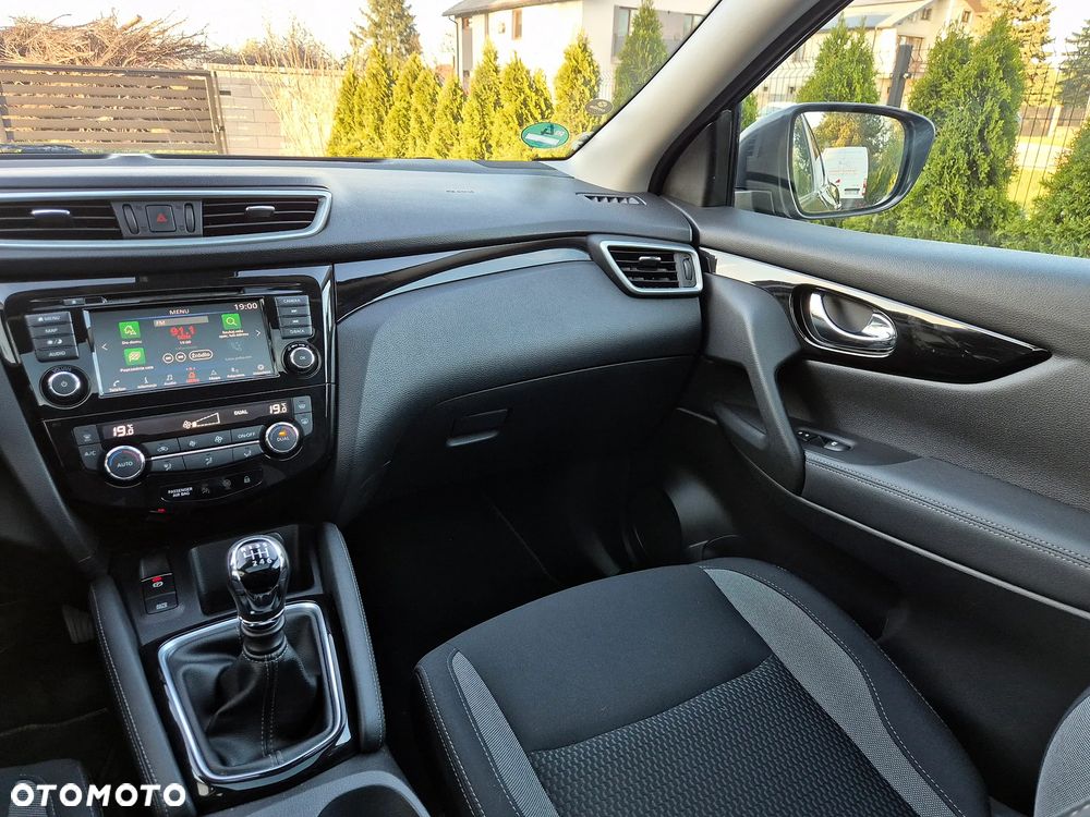 Nissan Qashqai 1.3 DIG-T N-WAY - 13